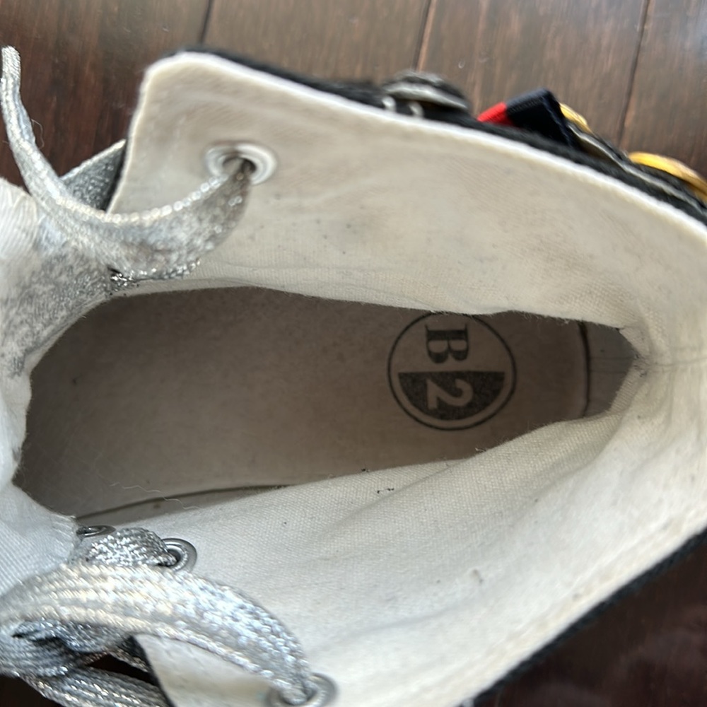 B2 shoes - Picture 5 of 8